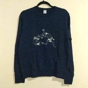 3/$18 🍑 Uniqlo graphic crew neck sweater